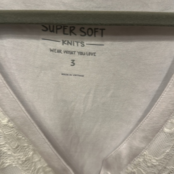 NWT white short sleeve super soft lace size 3X/22–24 - Picture 8 of 9